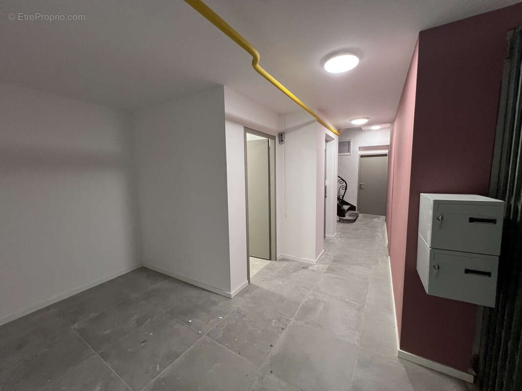  hyper centre de perpignan appartement f4 entierement refait a neuf - photo 13