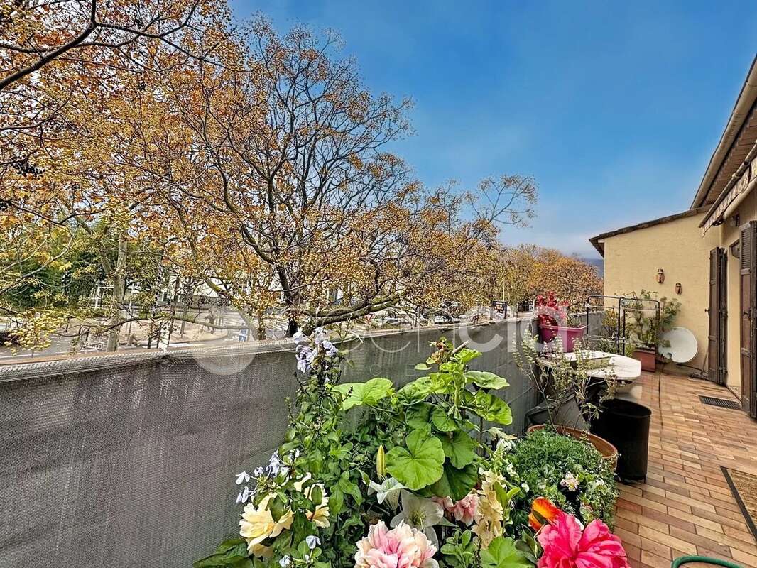 Appartement à MOUANS-SARTOUX