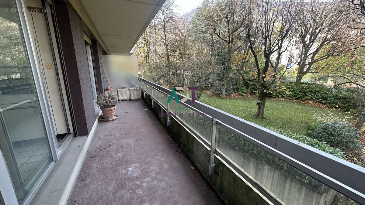 Appartement à MEYLAN