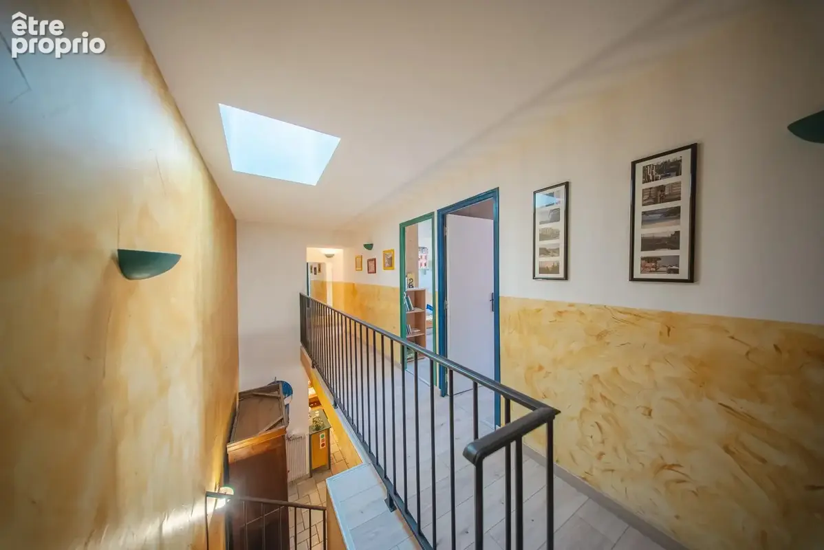 Maison 6 pièces 135 m² à vendre à Perignat-Les-Sarlieve (63170) - photo 8