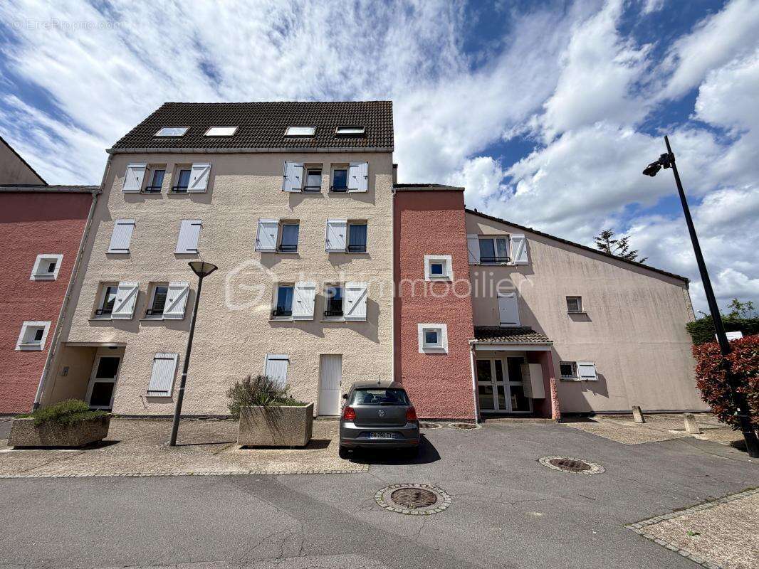 Appartement à COURCOURONNES