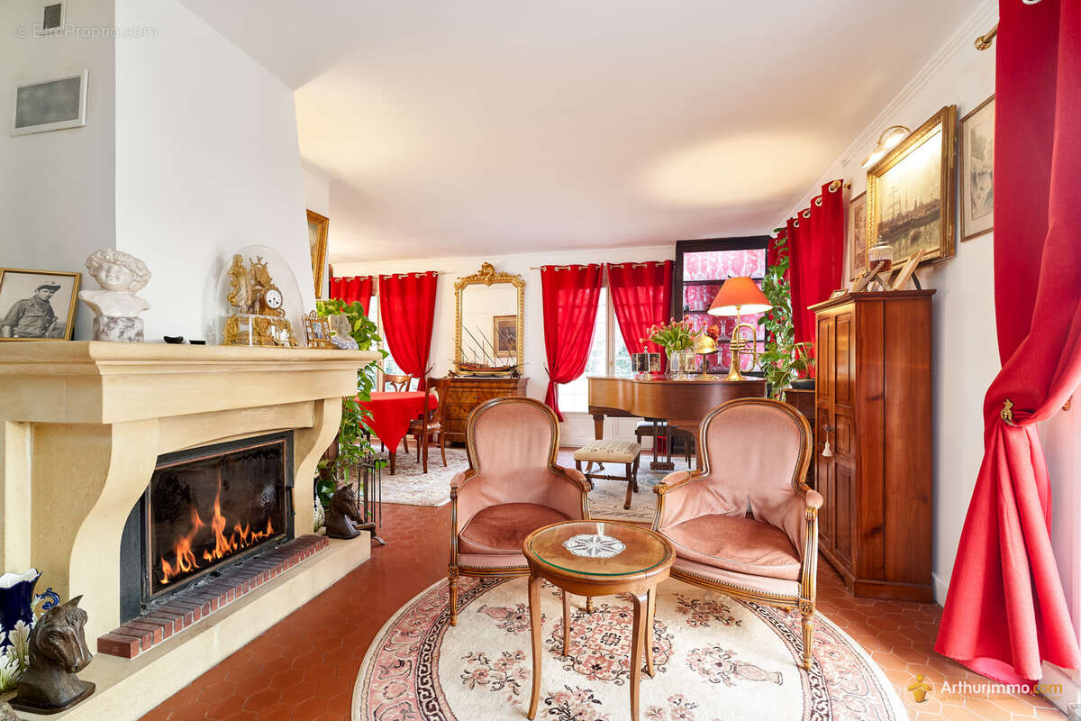 Maison à NEUILLY-SAINT-FRONT