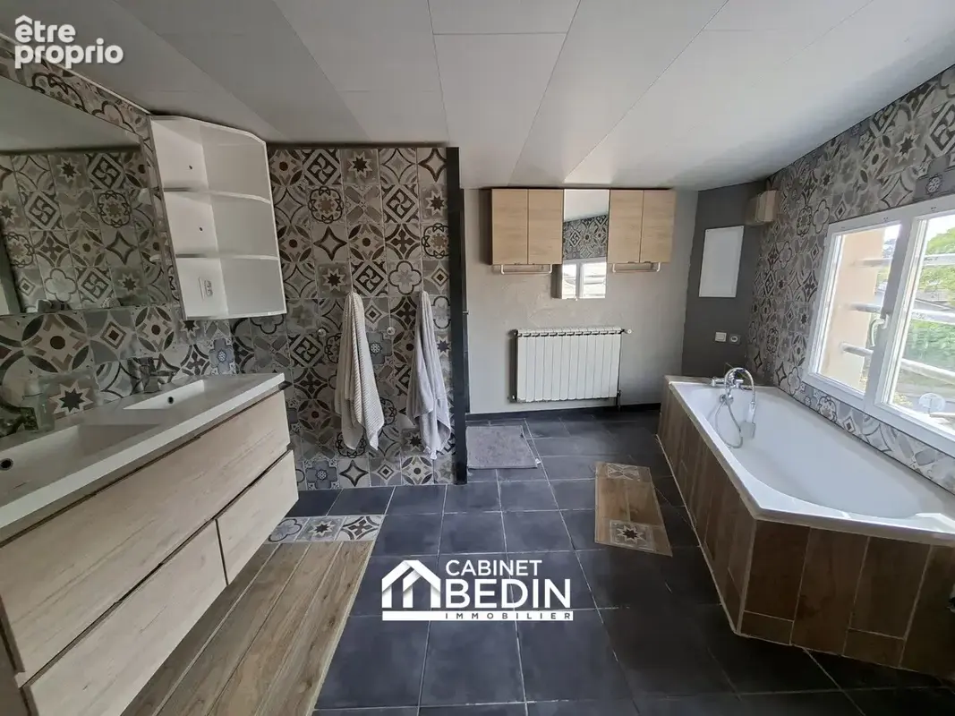 Maison 8 pièces 261 m² à vendre à Saint-Germain-Du-Puch (33750) - photo 6