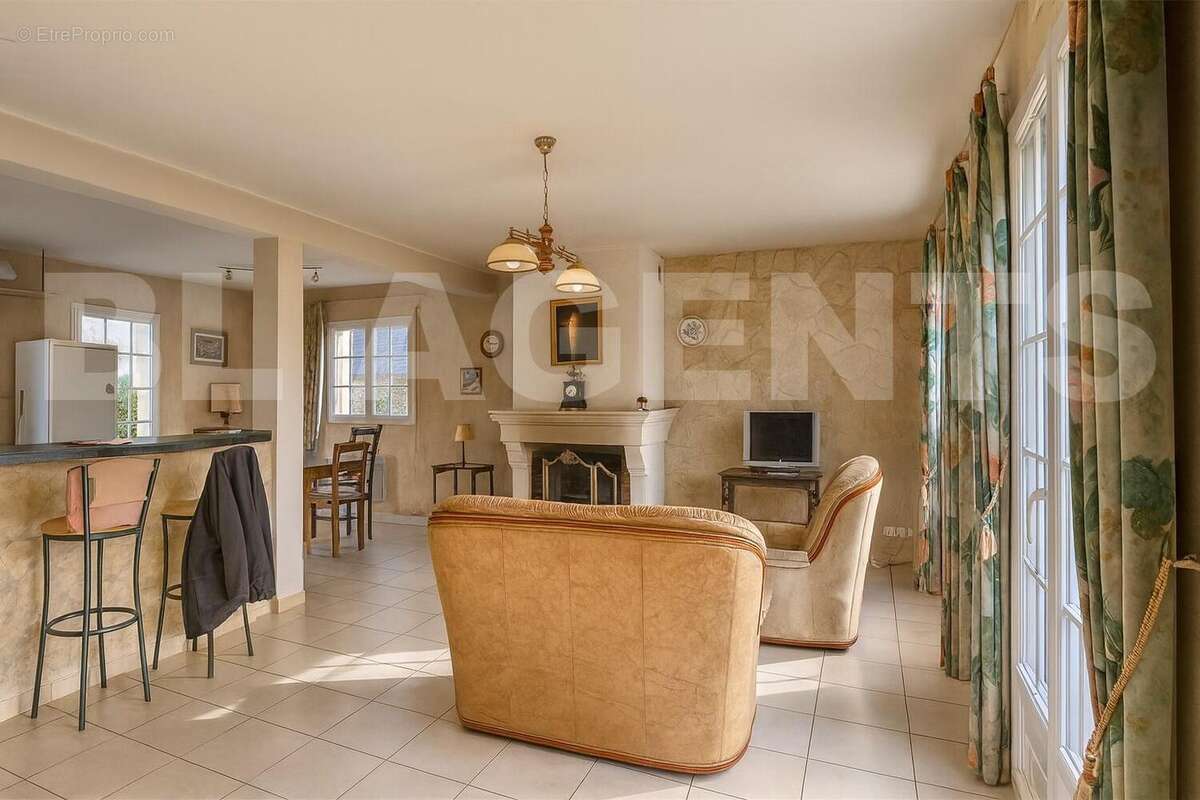 1761649398145 - Maison à CREVECOEUR-EN-AUGE