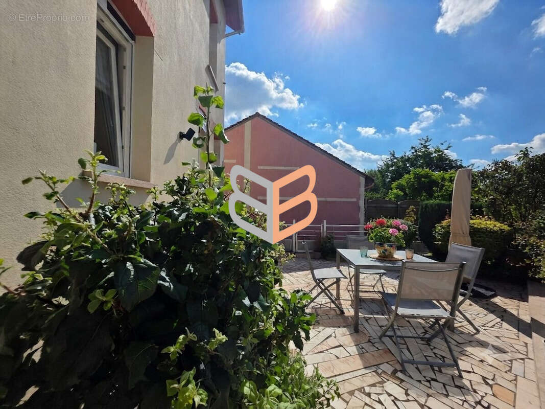 Maison 125 m² à Mont-Saint-Martin  - photo 3