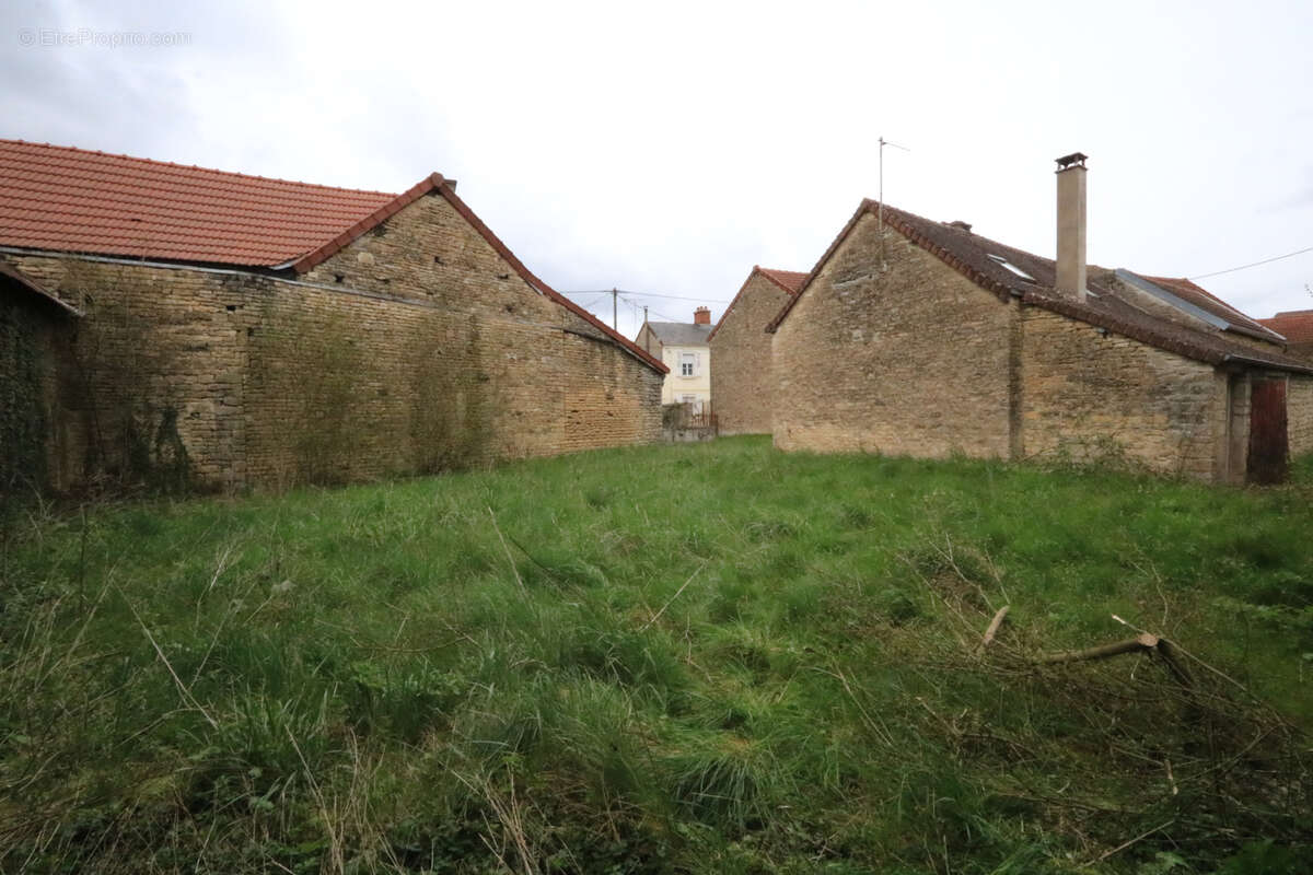 Maison à SENNEVOY-LE-BAS