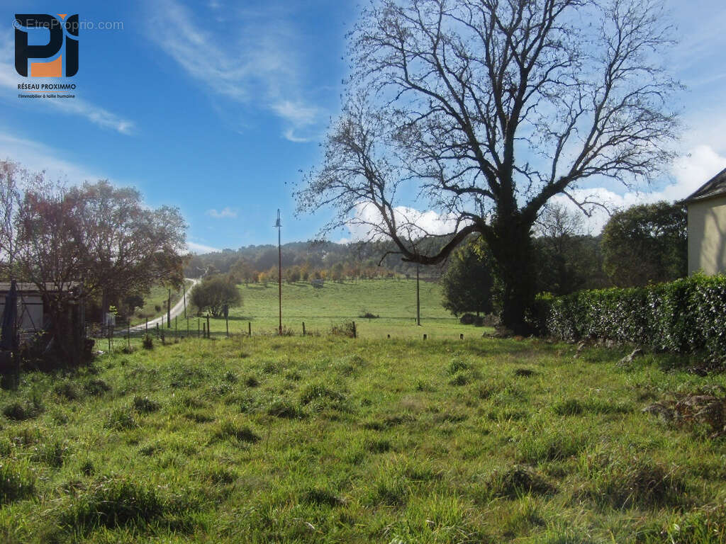 Terrain à SAINT-JUST