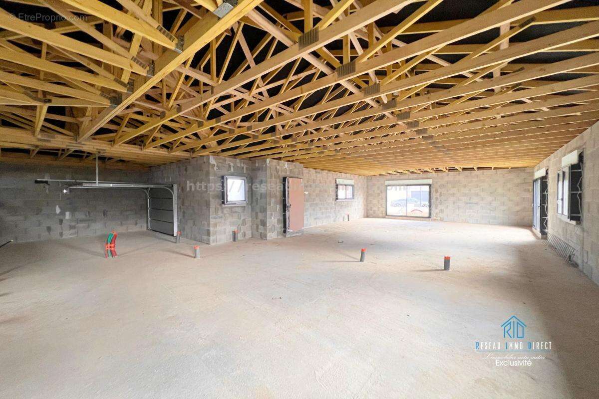 Maison à SAINT-SIMEON-DE-BRESSIEUX