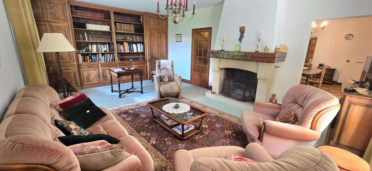 Maison à COULOUNIEIX-CHAMIERS