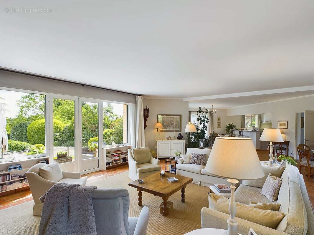 Superbe pavillon de plain-pied offrant de belles prestations - photo 3