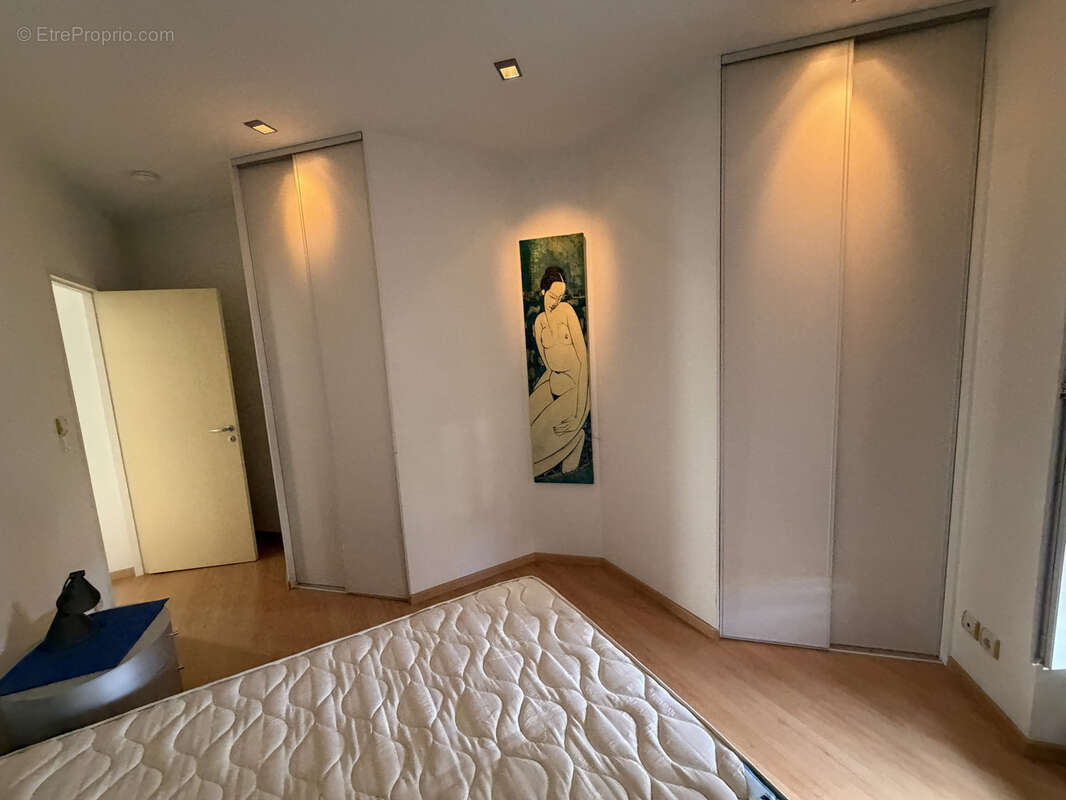 Clermont Hyper centre rue Blatin T2 de 57 m2 refait neuf, magnifique 1 chambre 184900€ FAI - photo 9