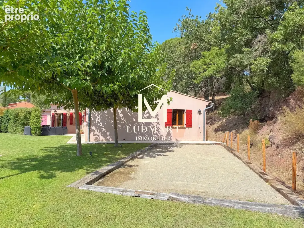 Vidauban   Villa récente de plain-pied avec piscine sur environ 7 500 m2 - photo 5