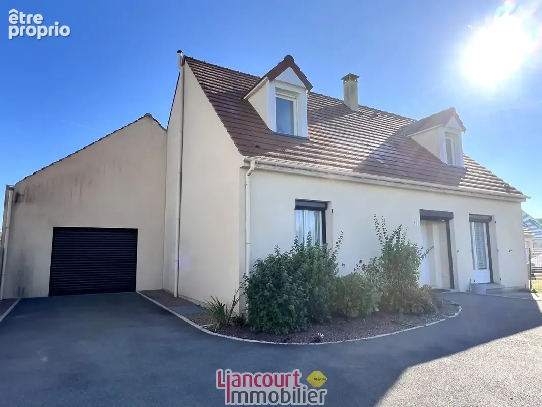 maison récente avec 6 chambres secteur saint just en chausée - photo 2
