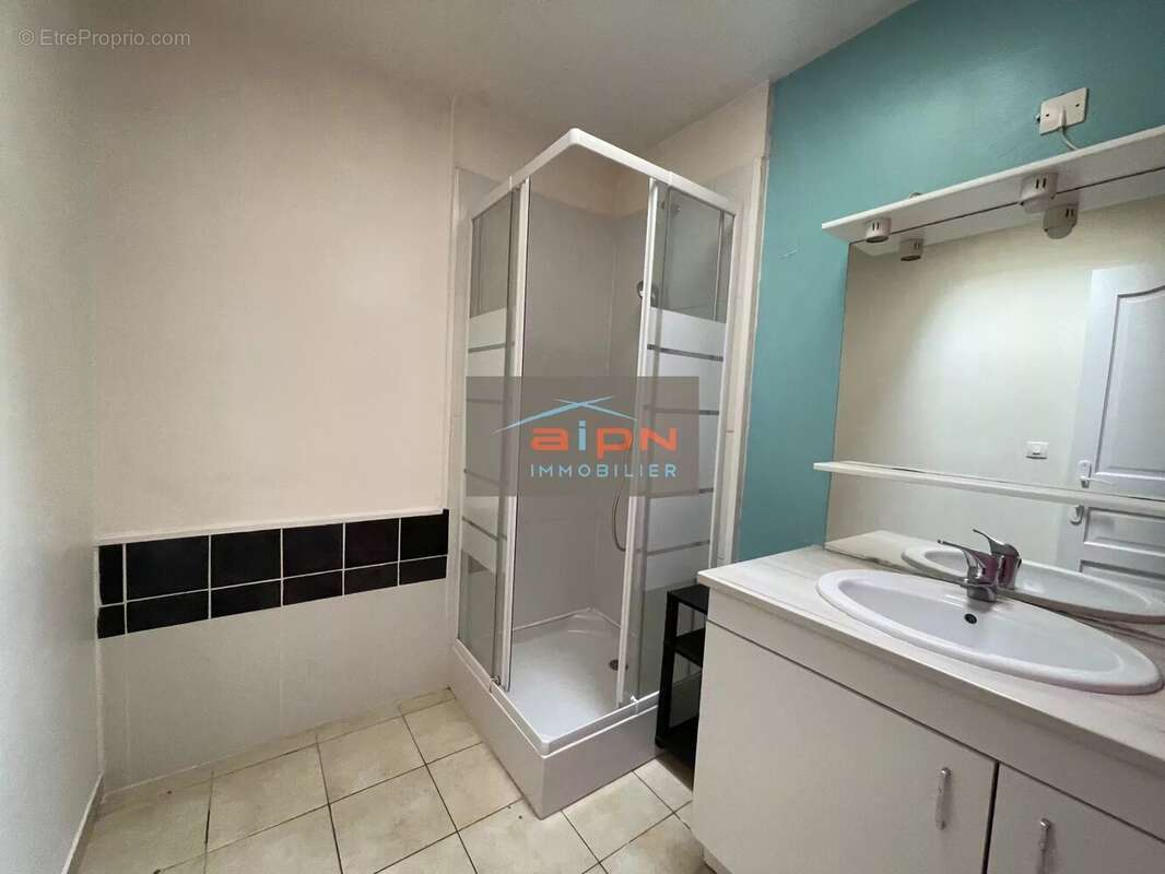 Maison à SAINT-ETIENNE-DU-ROUVRAY