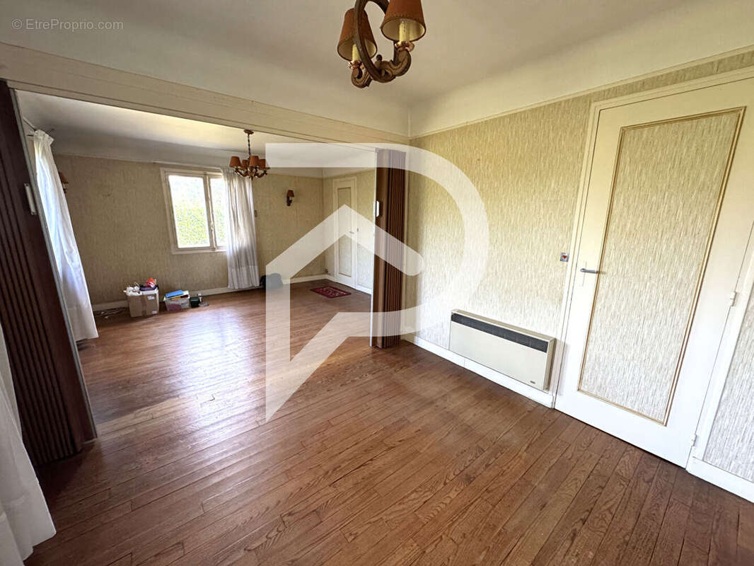 Maison à EZY-SUR-EURE