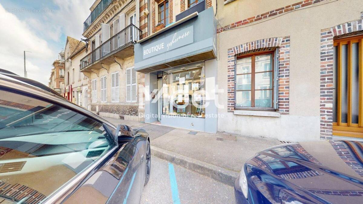 Commerce à VILLENEUVE-SUR-YONNE