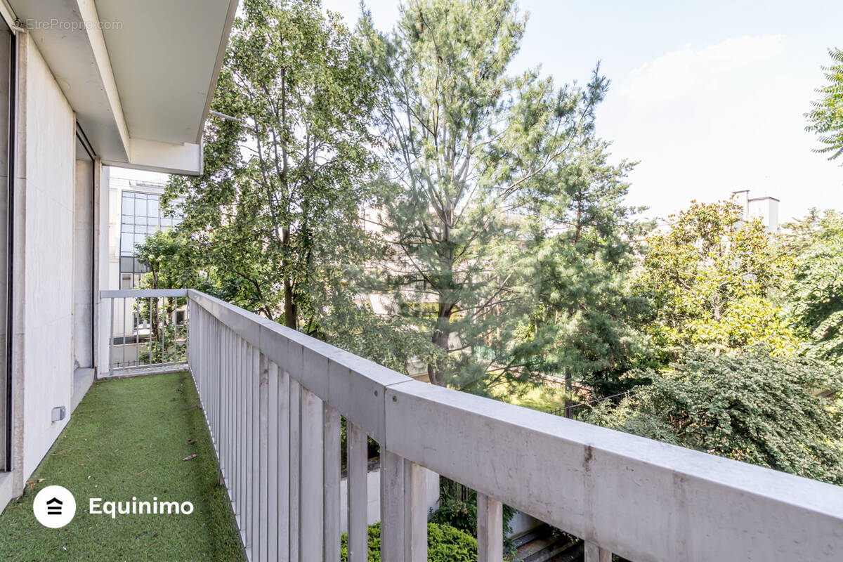Appartement à NEUILLY-SUR-SEINE