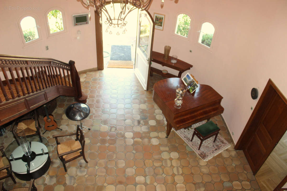 hall - Maison à MONTEGUT-ARROS