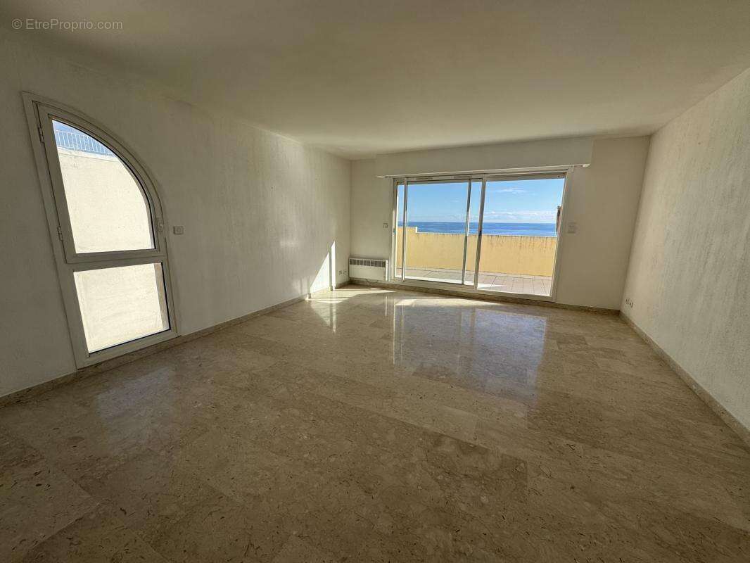 Appartement à ROQUEBRUNE-CAP-MARTIN