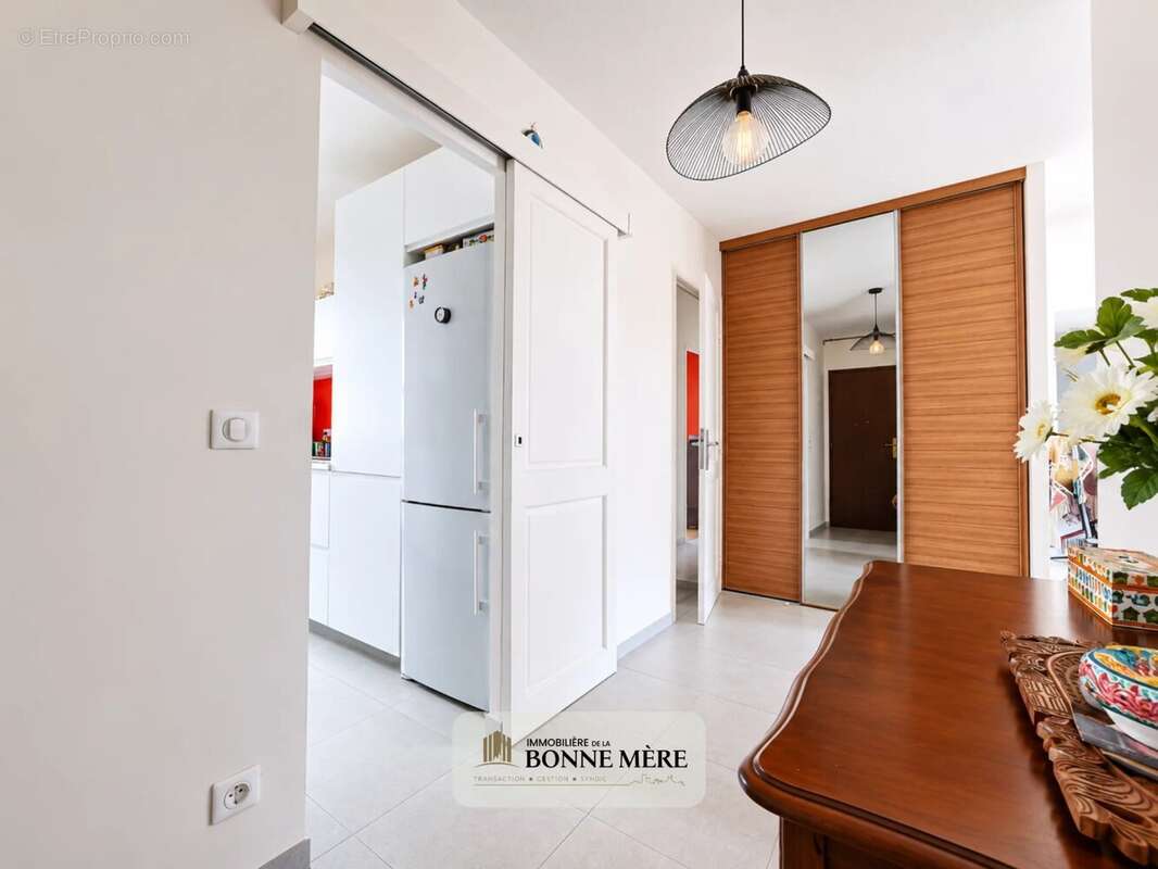 Appartement 90 m² à Marseille-11e  - photo 5