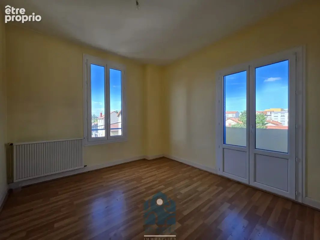 Appartement en triplex 4 pièces avec balcon et stationnement - photo 2