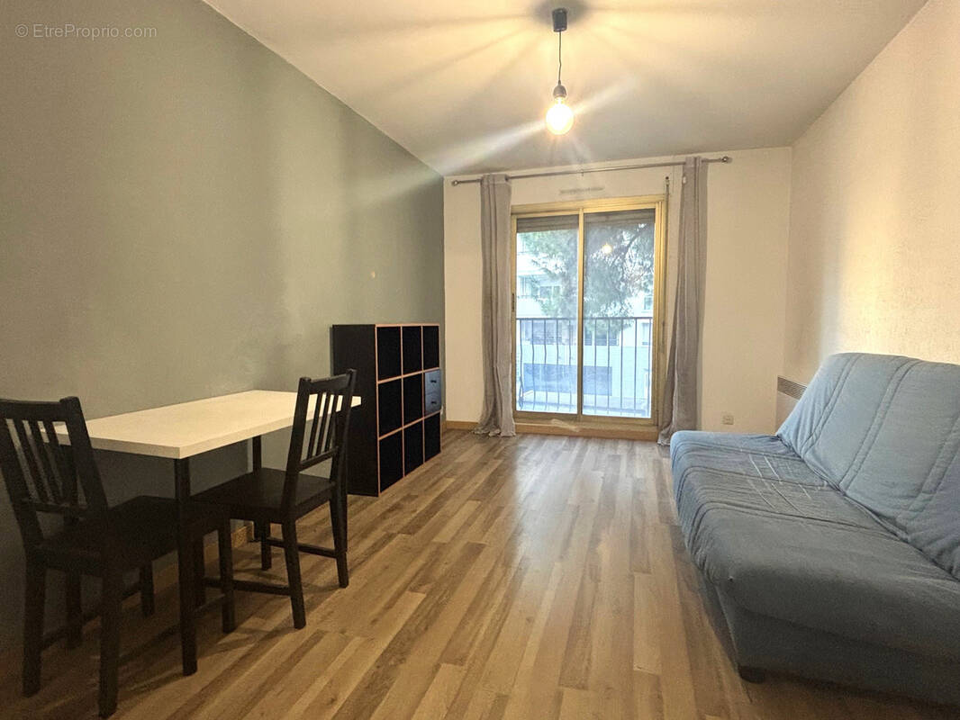 Appartement à MARSEILLE-5E