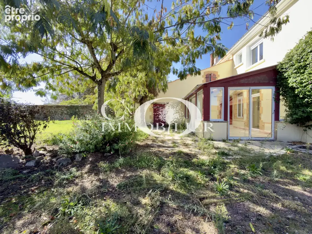  Maison de bourg - 3 chambres - 715 m2 de terrain - photo 3
