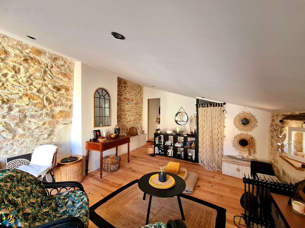 Maison à SAINT-CHINIAN