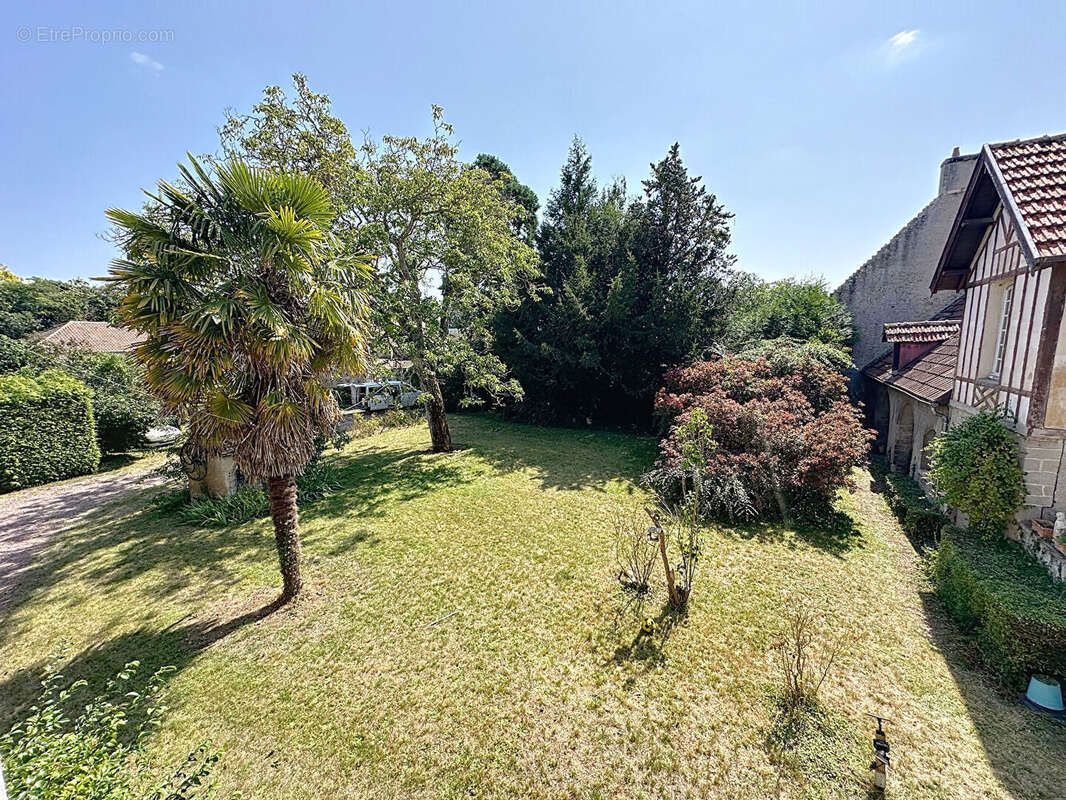 Maison à BIEVILLE-BEUVILLE