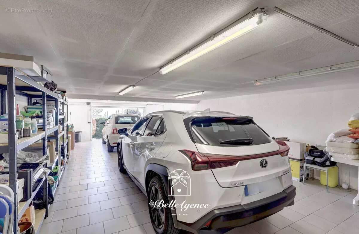 Maison à SAINT-LAURENT-DU-VAR