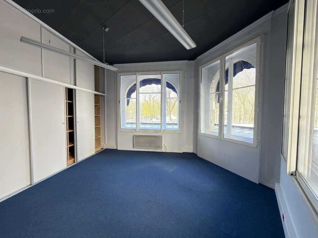 Appartement 62 m² à Vichy  - photo 2