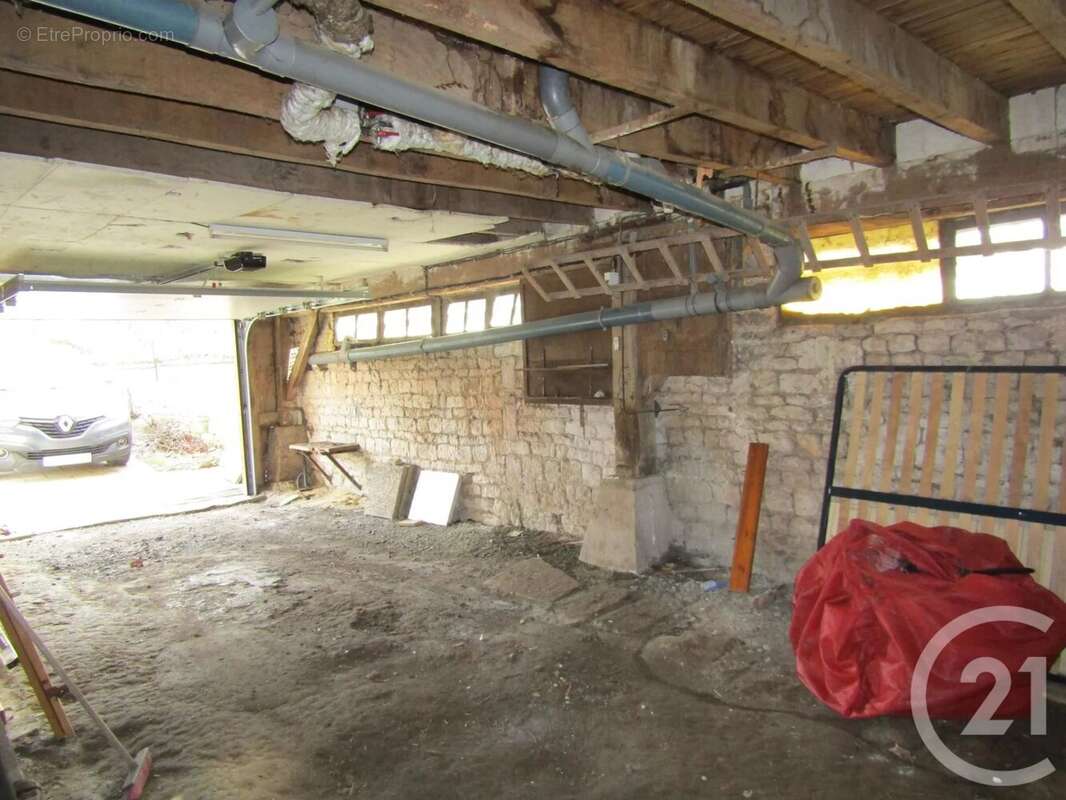 Maison à CHEF-BOUTONNE