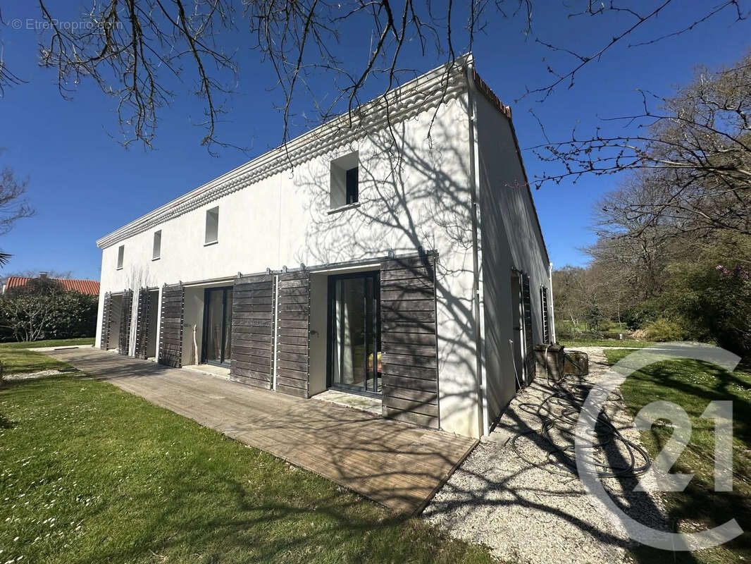 Maison à SAUJON