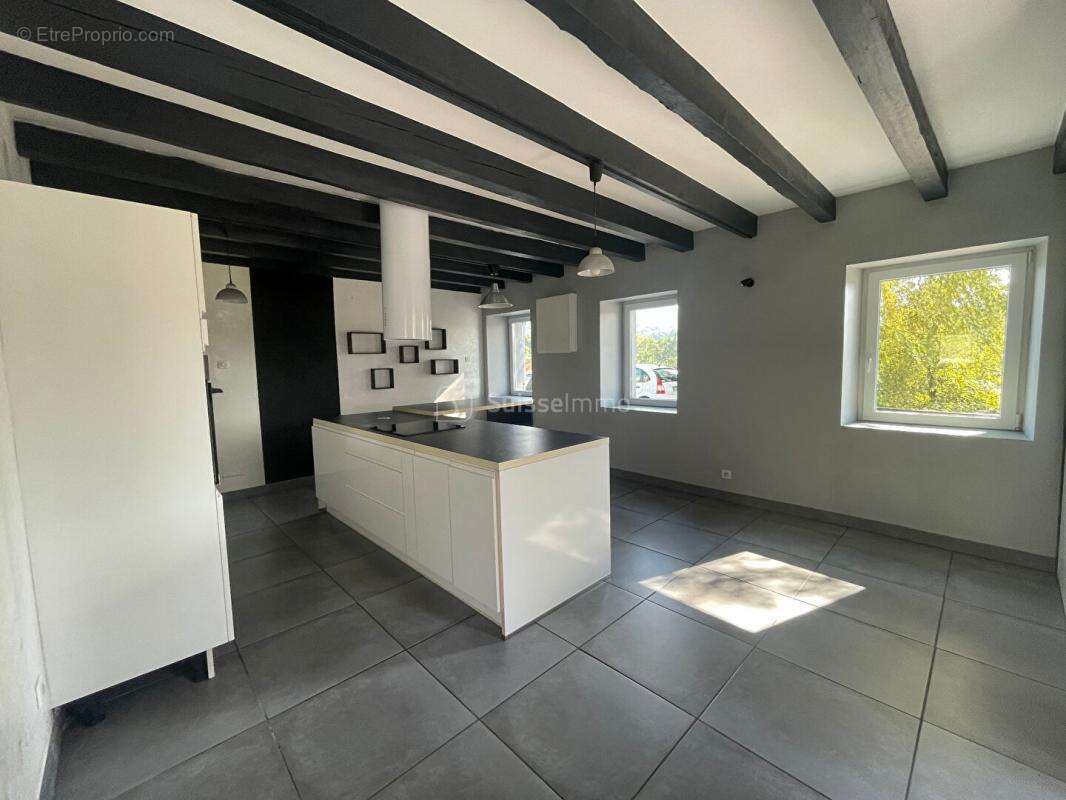 Appartement à EVETTE-SALBERT