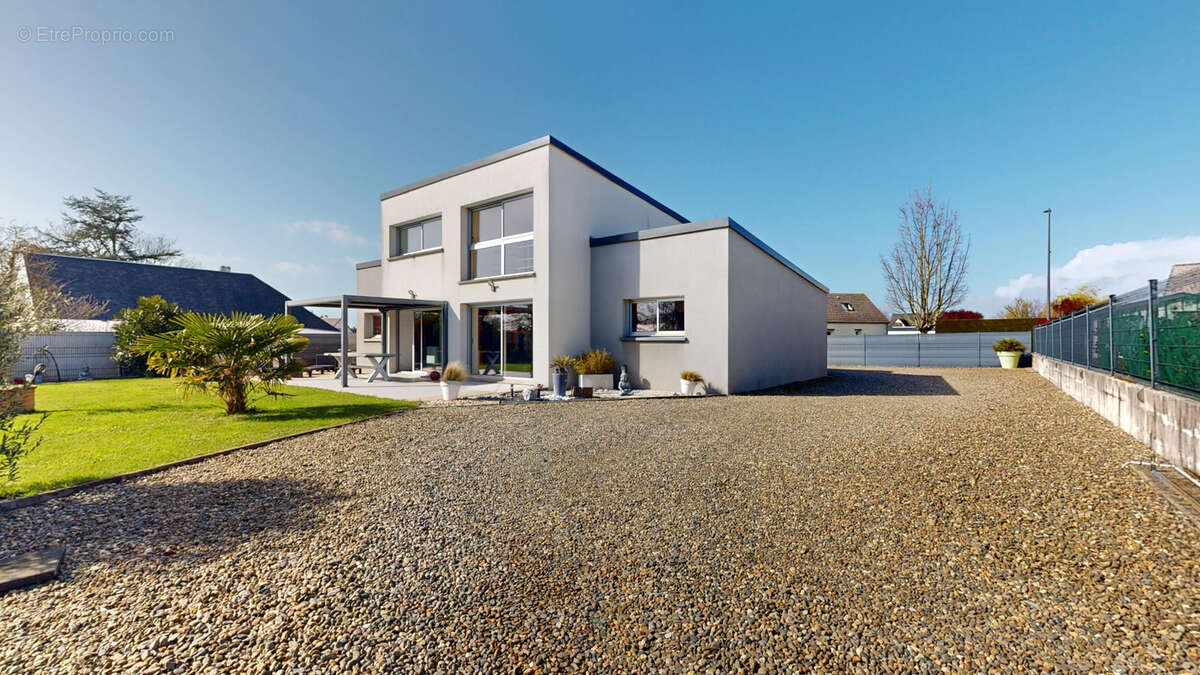 Maison à BREHAL