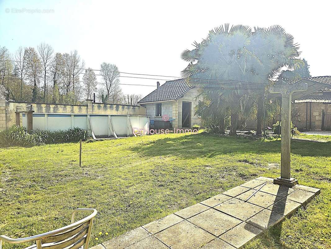 Maison à SAINT-LEON-SUR-L'ISLE