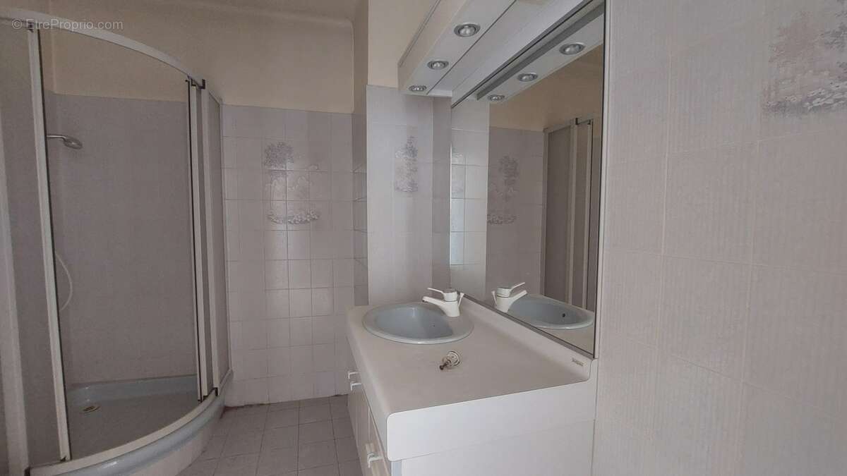Appartement à vendre 4 pièces AVIGNON (84) - photo 4