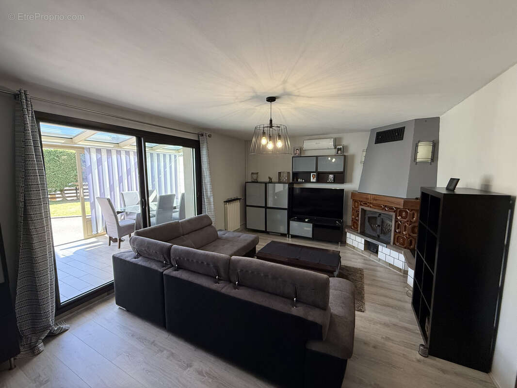 Maison à CHARVIEU-CHAVAGNEUX