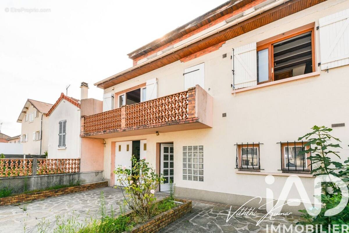 Photo 1 - Maison à LE BLANC-MESNIL