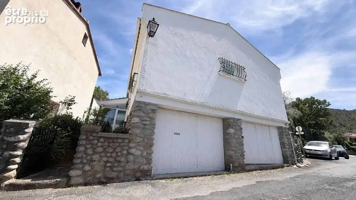 Propriété traditionnelle de 148 m2 sur parcelle arborée de 780 m2 avec dépendances - photo 2
