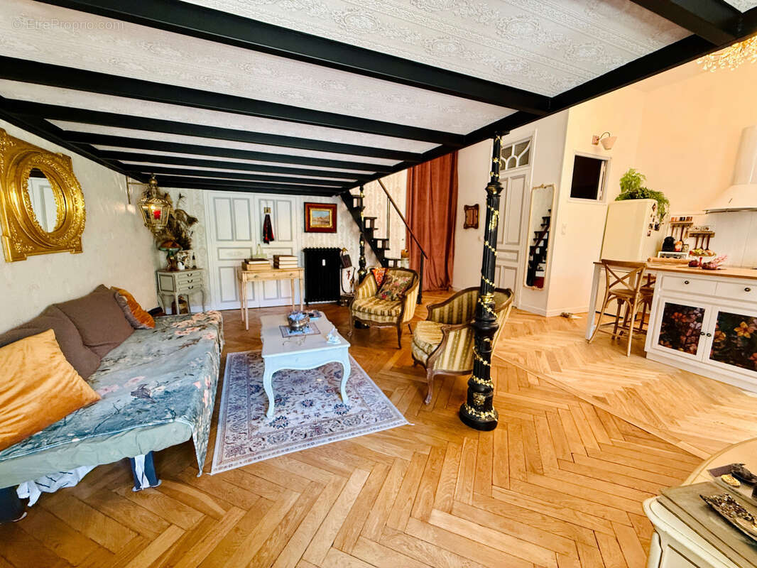 Loft avec verrière, mezzanine & accès jardin   Palais Astoria, Quartier des Fleurs - photo 11