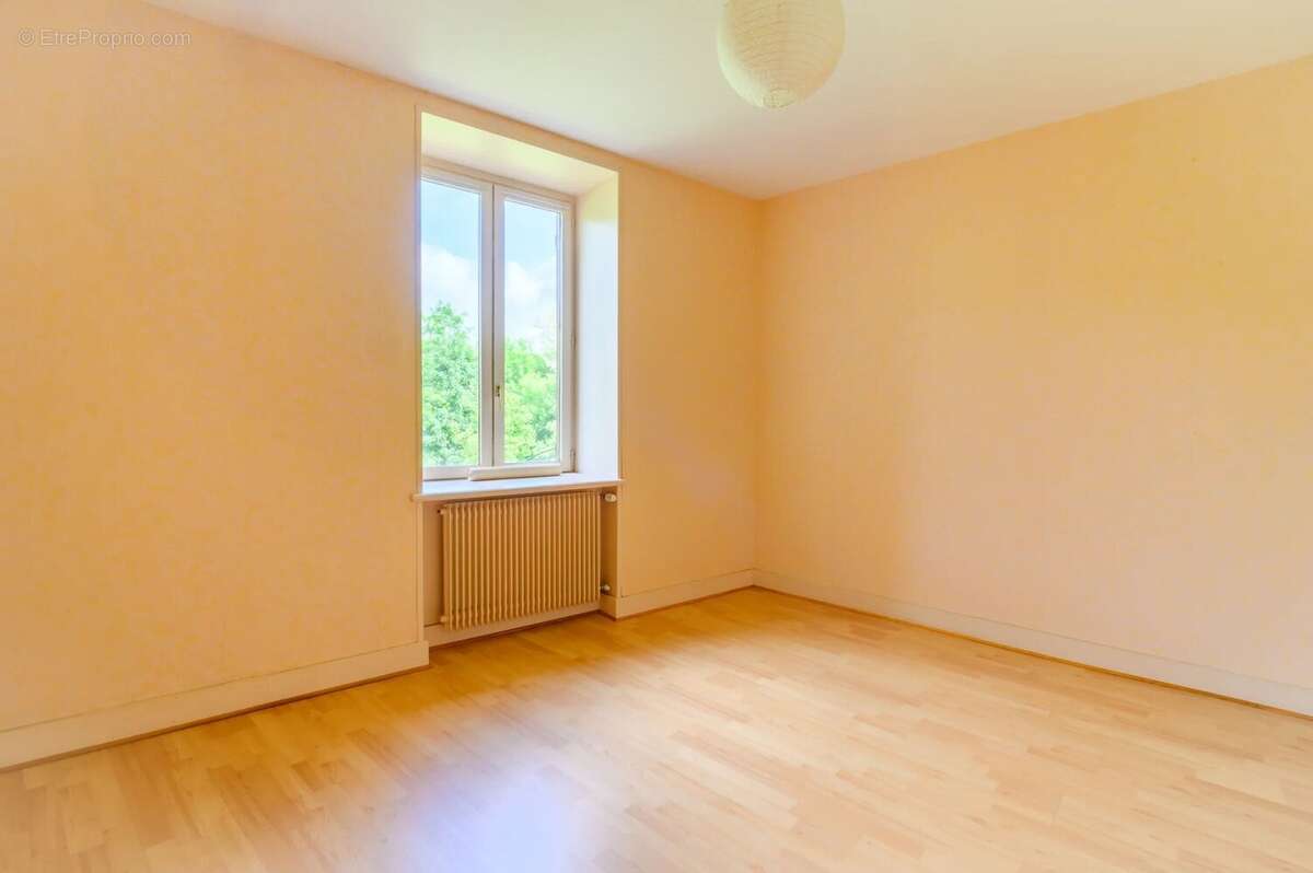 Maison à CHAMBOST-ALLIERES