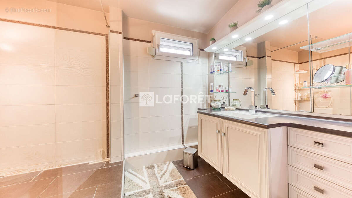 Maison à ROISSY-EN-BRIE