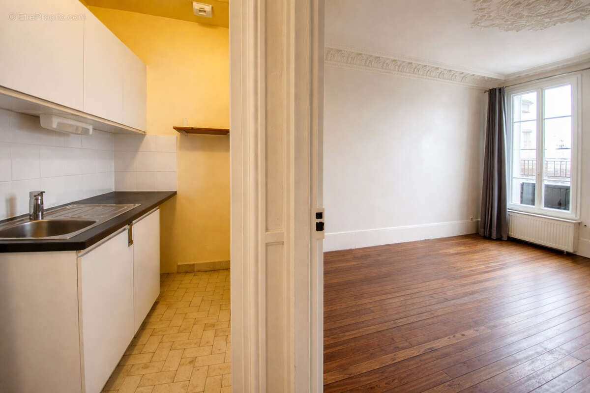 Appartement à PARIS-14E