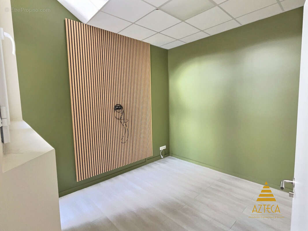 bureau au rez-de-chaussée (local ) - Appartement à CAMBRAI