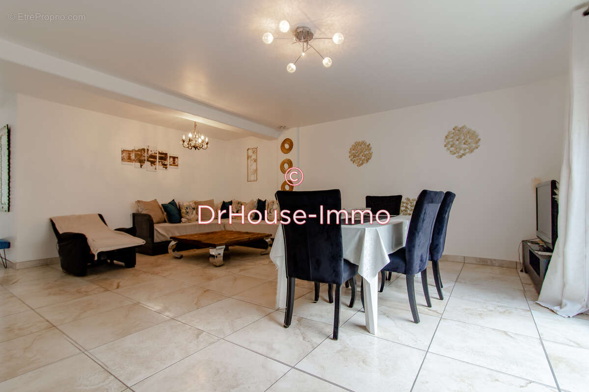 Maison 216 m² à Epone  - photo 20