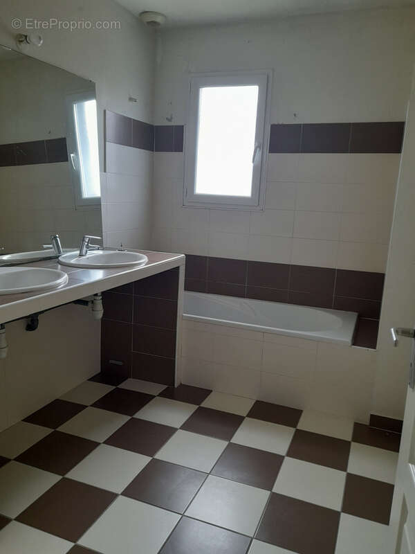 Maison à VILLENAVE-D&#039;ORNON