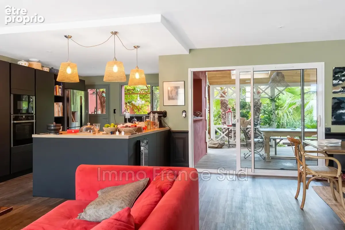 Maison 8 pièces 200 m² à vendre à Soulac-Sur-Mer (33780) - photo 5