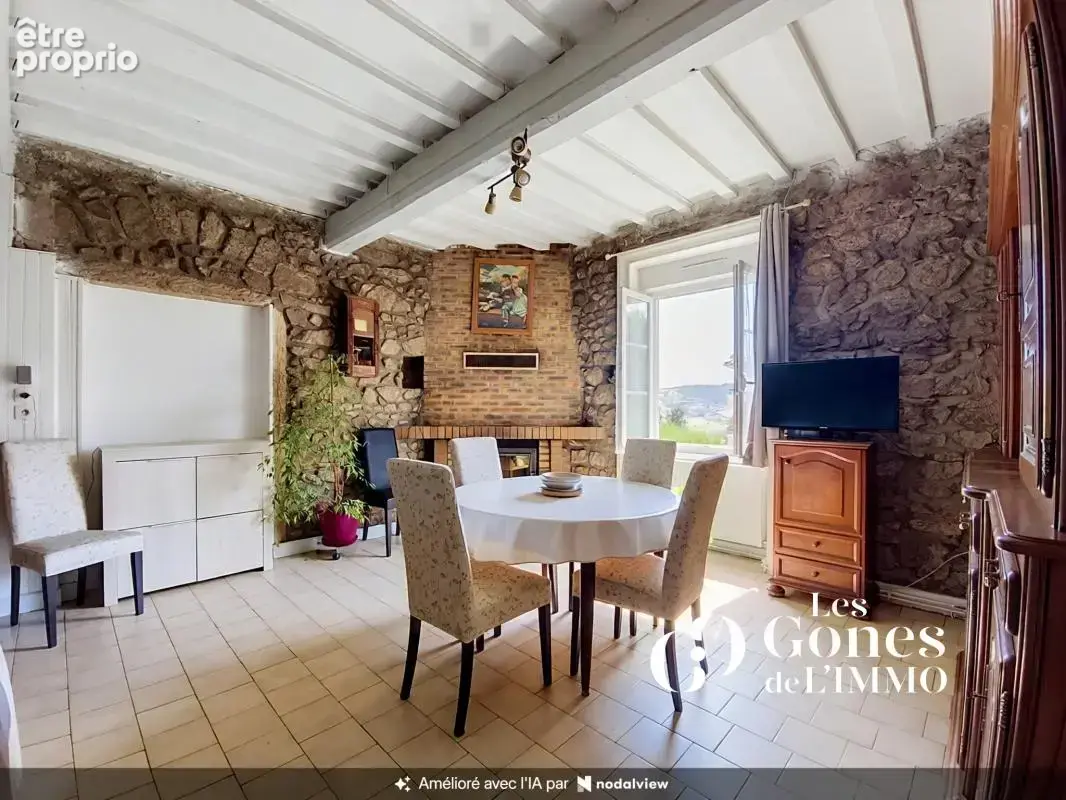 Vaugneray   Maison de ville en pierre de 138 m2 avec terrain - photo 4