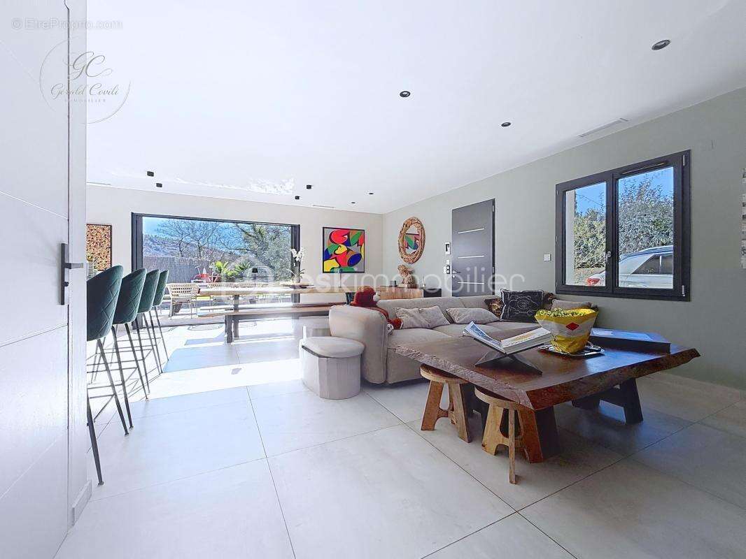 Maison 4 pieces de 101 m² avec piscine / montauroux - photo 3